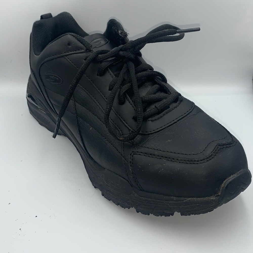 Slip resistant work shoe great for fast food workers